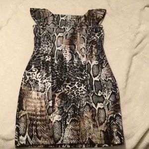 SOLD!! 🏆Animal print midi dress